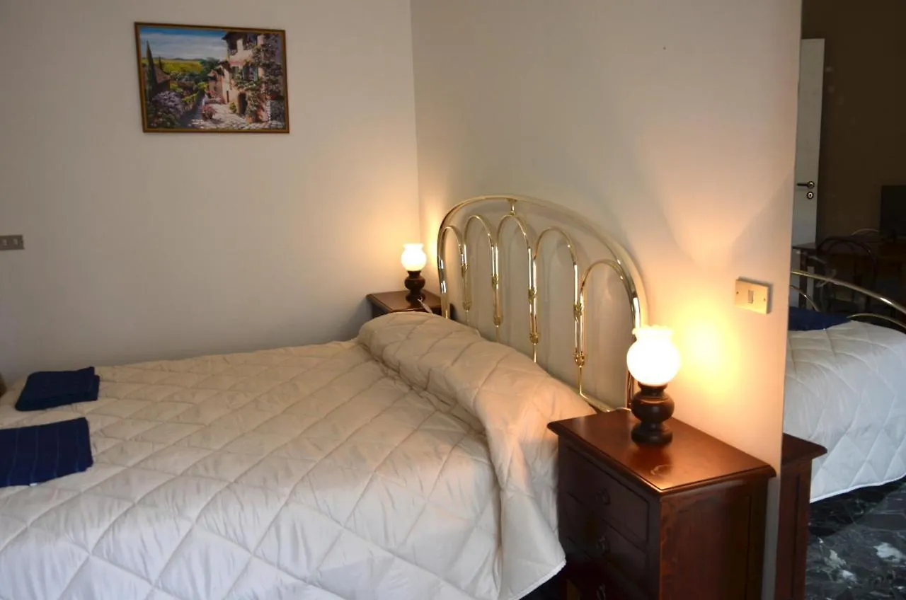 Artemide Apartman Bari 0*,
